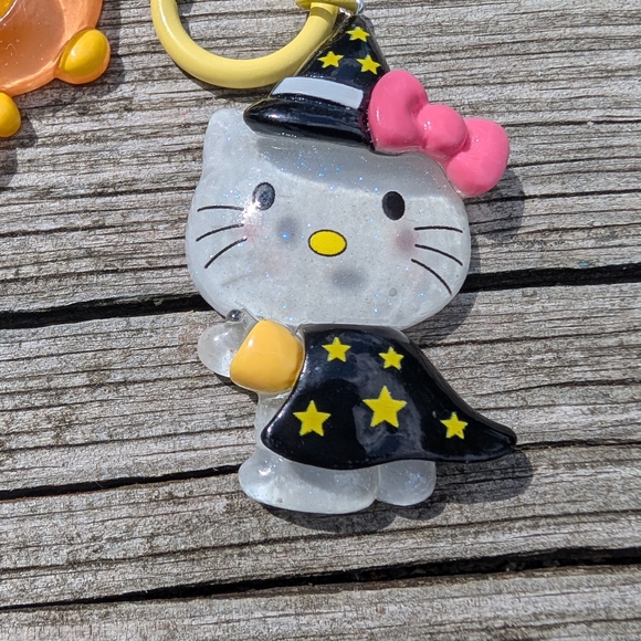 Cute Character Keychains Set - Picture 6 of 11